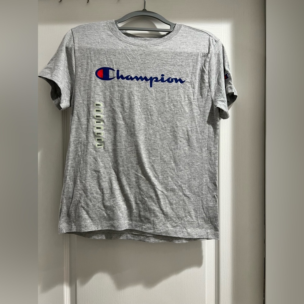 NWT Women’s Small Champion Authentic Athleticwear